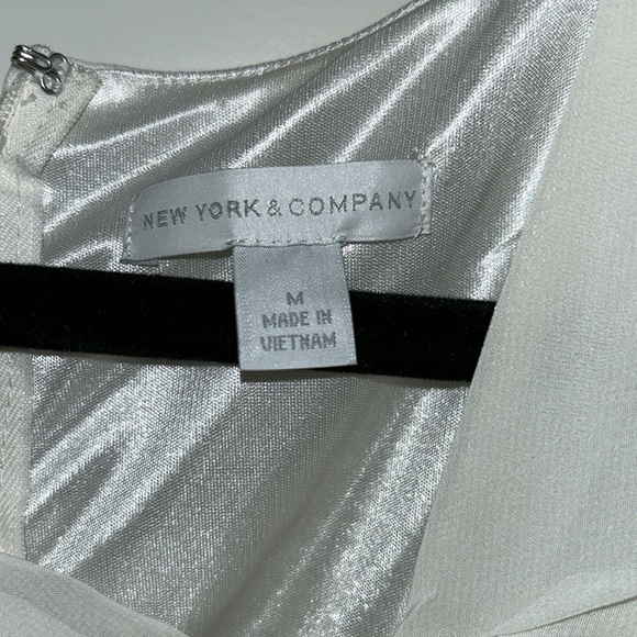 NY&Co: Cream/Black Dress: Size M - Picture 5 of 7